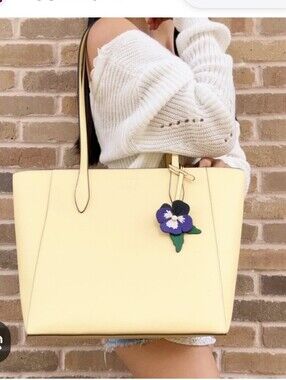 Kate Spade Yellow Leather Flower Tote Bag And Dust cover Nwot $359 Retail